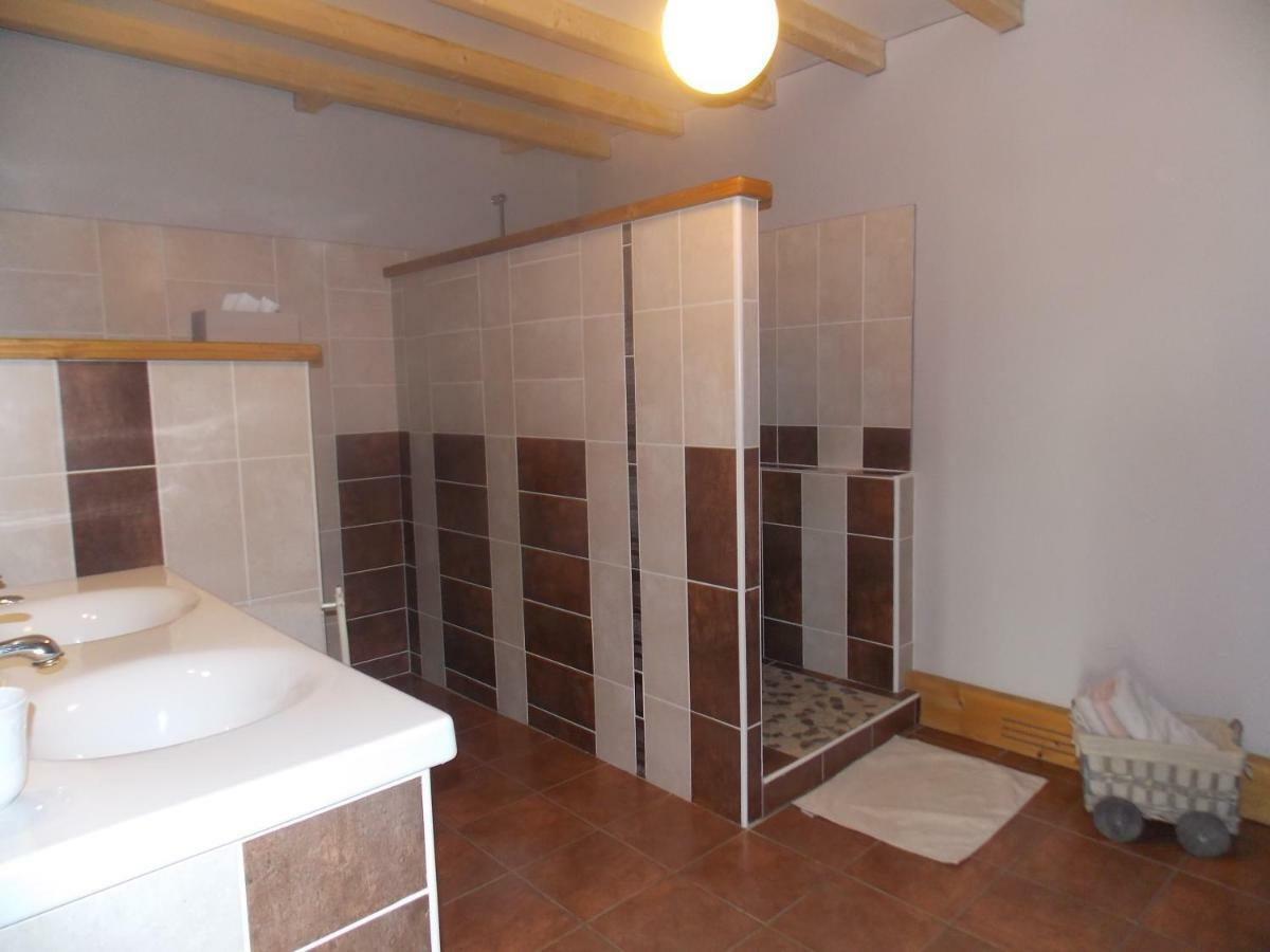 A La Mare Du Vieux Chene Bed & Breakfast Bellegarde-Poussieu Dış mekan fotoğraf